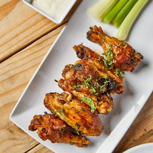 Baked Chicken Wings (8 Pieces).